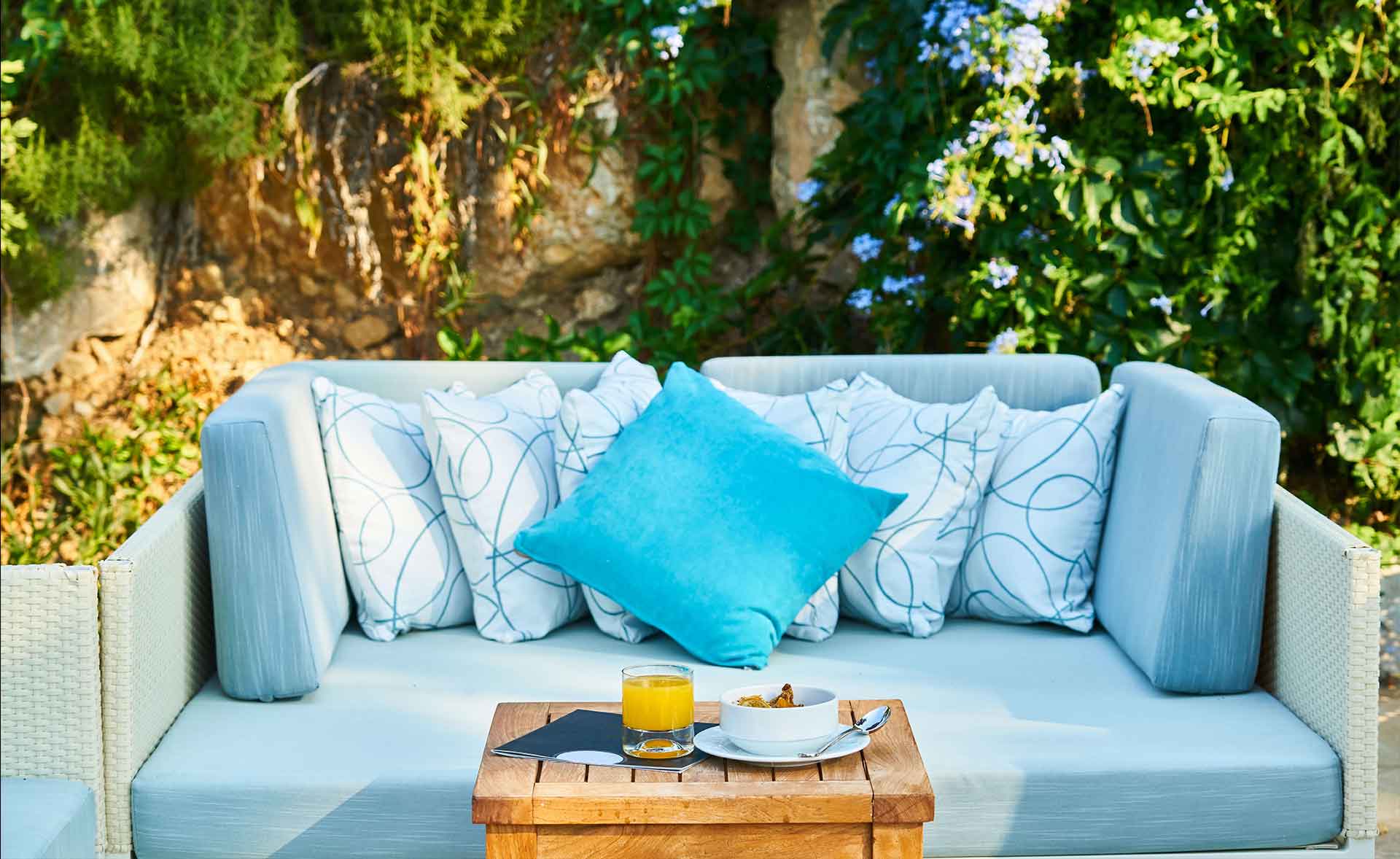 Pregătește-te de vară și alege cele mai bune piese de mobilier pentru grădina ta!