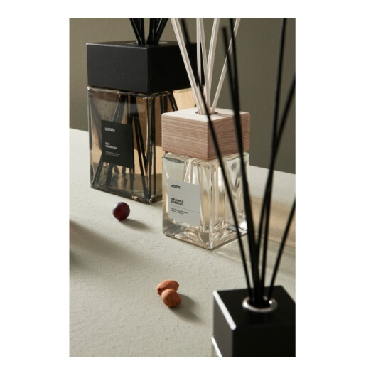 Parfum camera aroma smochine, migdale 14x14x22,87h, 2500 ml