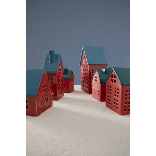 Casuta decorativa portelan rosu albastru cu led 8,5x8,2x17h