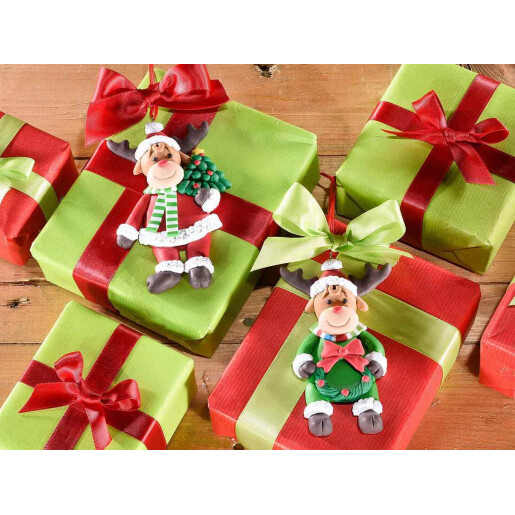 Set 2 ornamente brad Craciun Reni polirasina multicolora 7.5x12.5 cm