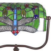 Veioza de birou cu baza din fier maro si abajur din sticla multicolora Tiffany 25 cm x 25 cm x 42 h