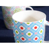 Set 8 cani portelan multicolor Geometric 8.5x9 cm 350 ml